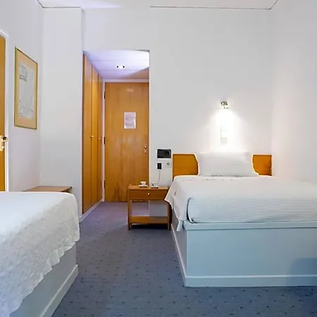 Odyssey Hotel 2*