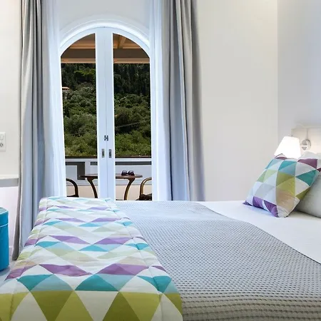Odyssey Hotel 2*